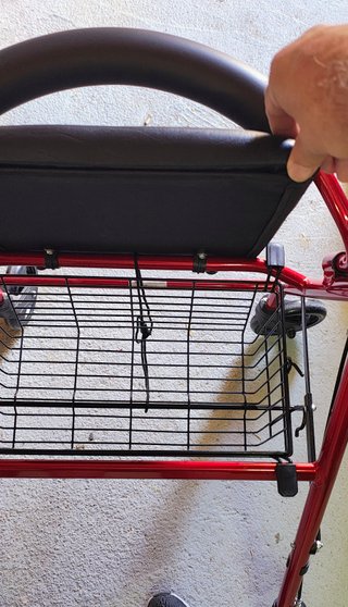 Andador con Asiento y Frenos