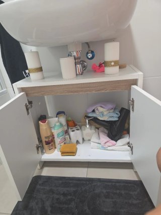 Mueble de baño blanco y madera