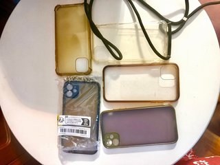 iPhone 11 Blanco 128 GB + 5 Fundas