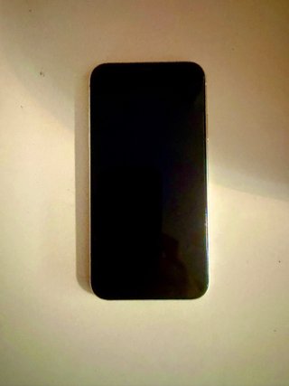 iPhone 11 Blanco 128 GB + 5 Fundas