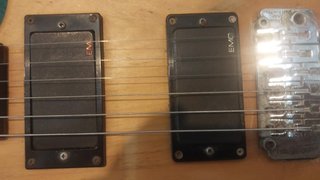 Guitarra Eléctrica Washburn con Floyd Rose