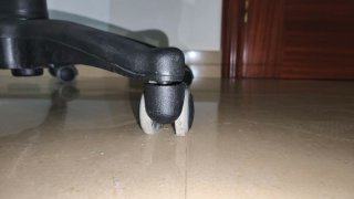 Silla de oficina con ruedas y brazos