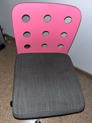 Silla de escritorio rosa y gris
