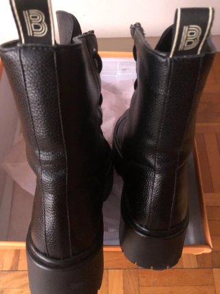 Botas Militares Negras Cremallera Central Bosanova
