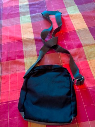 Bandolera Dockers Negra y Gris