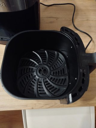 Freidora de aire Gourmia negra + varios regalos