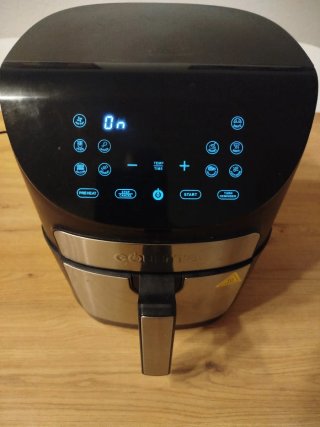 Freidora de aire Gourmia negra + varios regalos