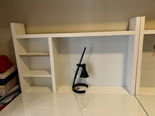 Set de 1 Escritorios Blancos con Estantería