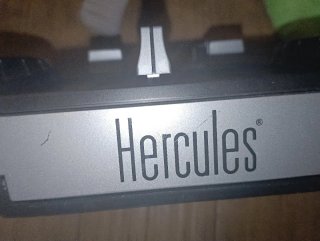 Mesa DJ Hercules DJ Control MP3 EZ no sé si funcon