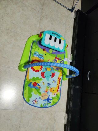Alfombra de juegos para bebé con piano