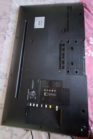 Televisión Samsung de 48 Con soporte a la pared