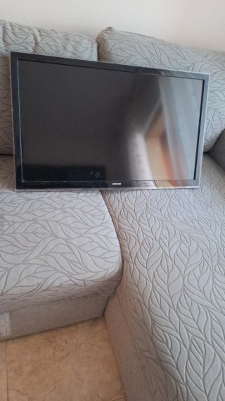 Televisión Samsung de 48 Con soporte a la pared