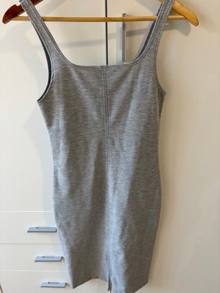 Vestido ajustado gris de tirantes Zara Negociable