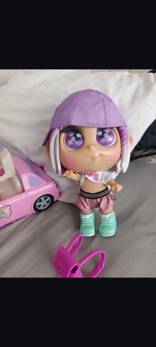 Muñeca Trotties morada con Limusina