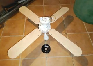 Ventilador de techo blanco
