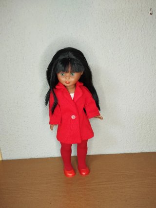 Abrigo Rojo para Muñeca Nancy