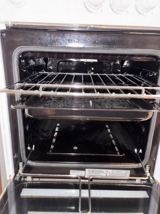 Cocina de Gas con 4 Fuegos y Horno