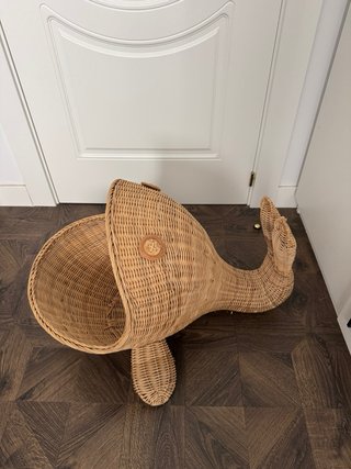 Cesta mimbre forma ballena para juguetes/mascota