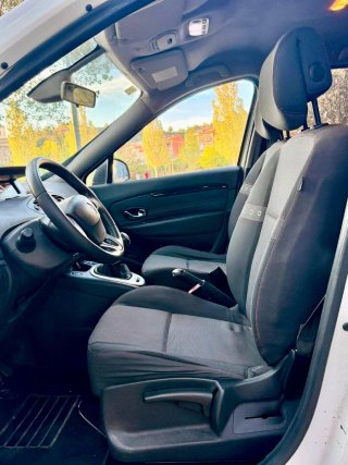 Renault Scenic 2012