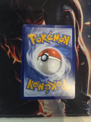 Lata Pokémon con Carta Sylveon EX