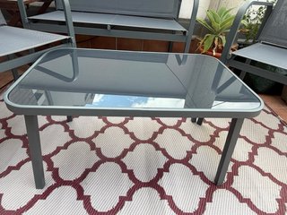 Conjunto Muebles Exterior: 2 Sillas, Sofá y Mesa