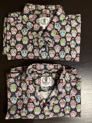 2 Camisas Estampadas Calaveras mUmY Adulto y Joven