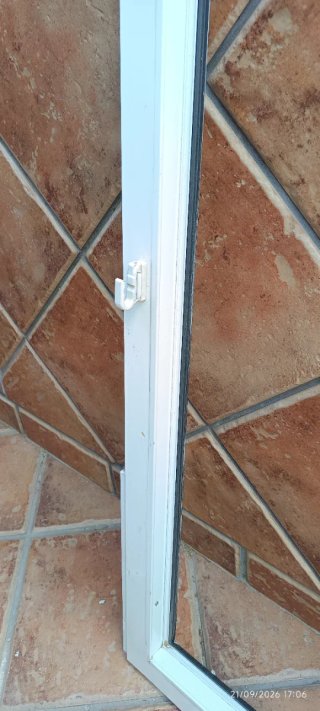 Ventana aluminio blanco