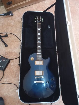 Guitarra Gibson Les Paul 100 y Marshall VS100