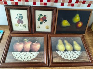 Lote 5 cuadros frutales madera