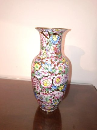 Jarrón chino de porcelana con flores