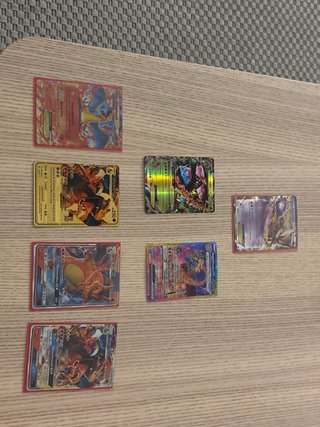 Cartas Pokémon Charizard y más