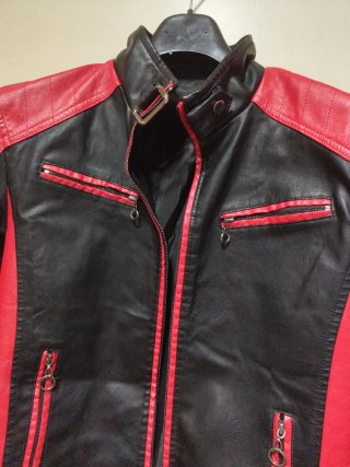 Chaqueta Cuero Motera Negra y Roja
