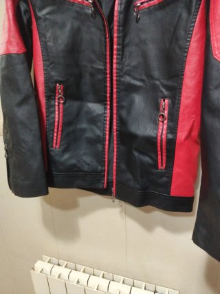Chaqueta Cuero Motera Negra y Roja