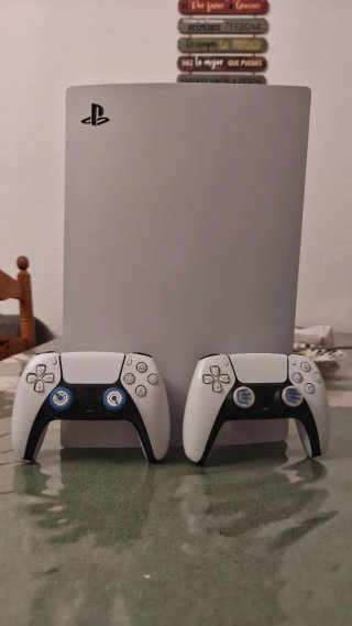 Ps5 12.60 con juegos + 2 mandos + SSD