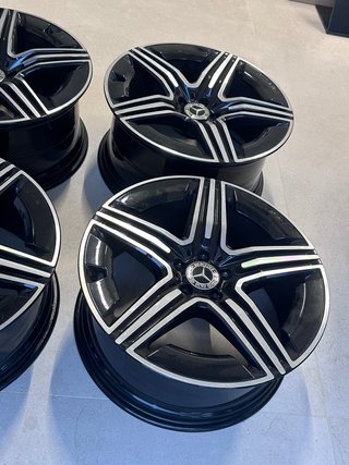 4 Llantas 20” Originales Mercedes AMG GLC C254