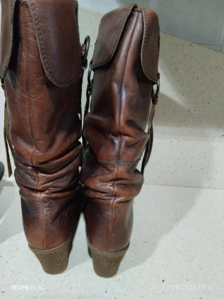 Botas de cuero marrones