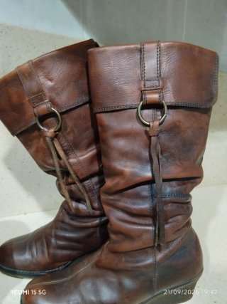 Botas de cuero marrones