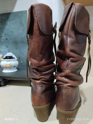 Botas de cuero marrones