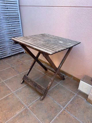 Mesa plegable de madera rústica