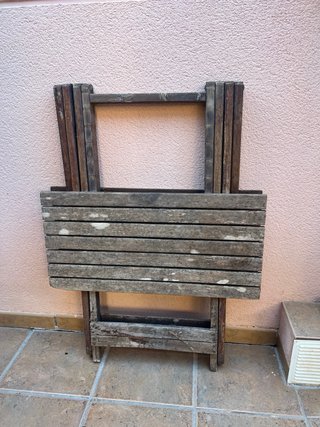 Mesa plegable de madera rústica