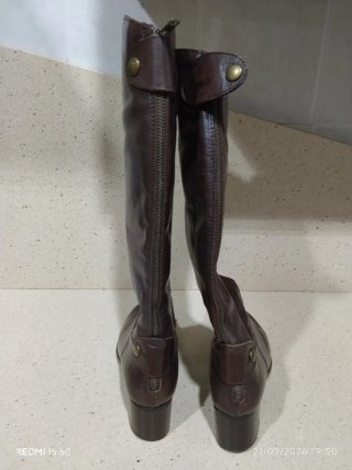 Botas de cuero marrones