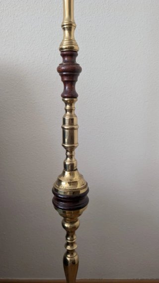 Lámpara de pie vintage dorada