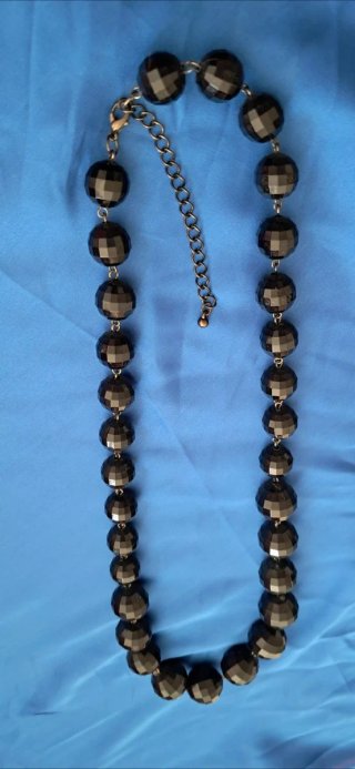 Collar de Cuentas Negras Facetadas