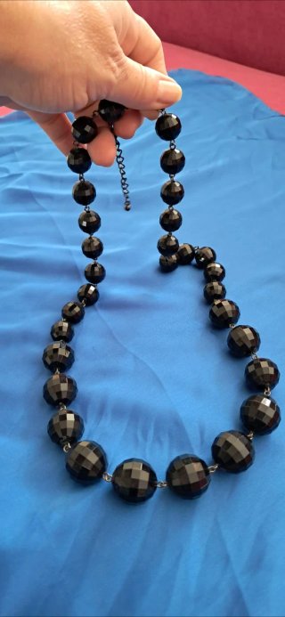 Collar de Cuentas Negras Facetadas