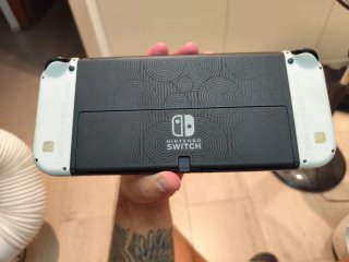 Switch OLED Edición Zelda TOTK + mandos y bolsa