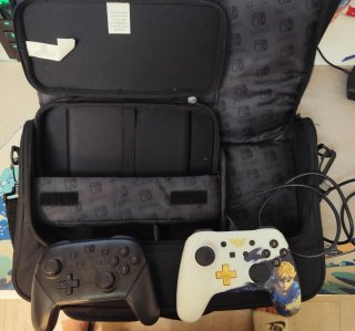 Switch OLED Edición Zelda TOTK + mandos y bolsa