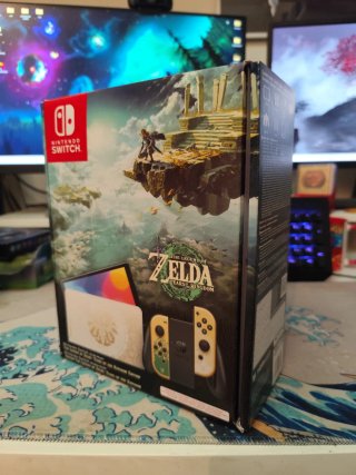 Switch OLED Edición Zelda TOTK + mandos y bolsa