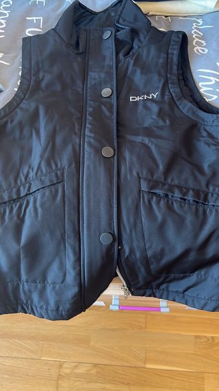Chaleco Negro DKNY