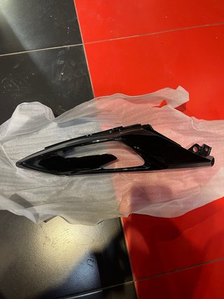 Tapa intermitente derecha benelli tnt 125