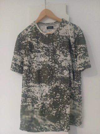 Camiseta Zara Man Estampado Camuflaje Talla L